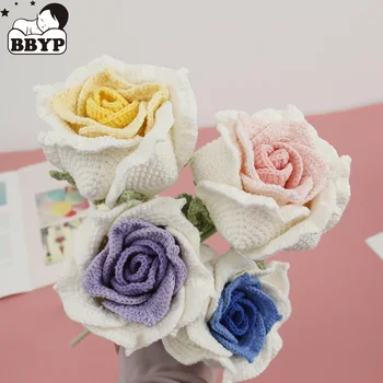 Рози, держащие градиентный букет от ръчно плетени, имитация на цветя от вълна, подарък за приятелка, декорация на цветя аранжировки за дома