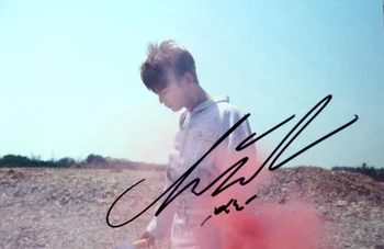 снимка на SHINEE Min Ho с автограф от ръката на The Story of Light collection K-POP 4*6 безплатна доставка 072018